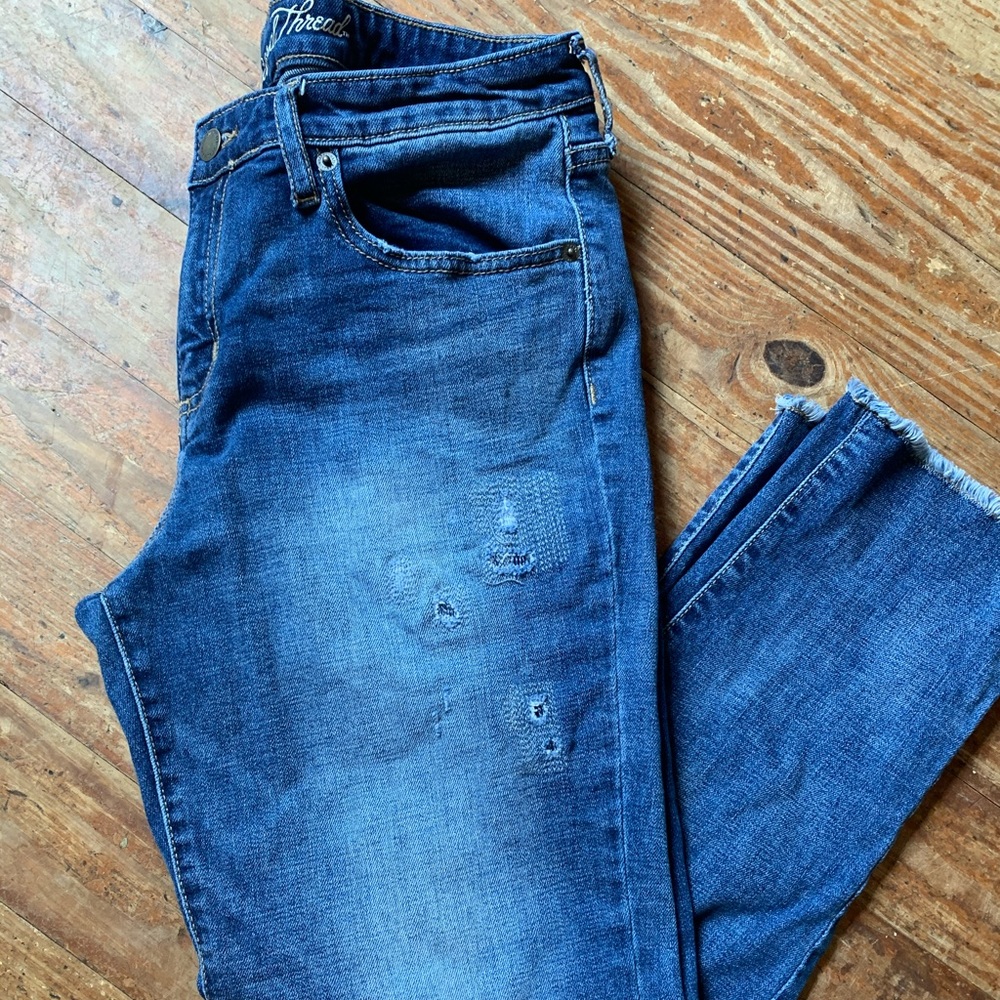 Universal Thread Distressed Jeans